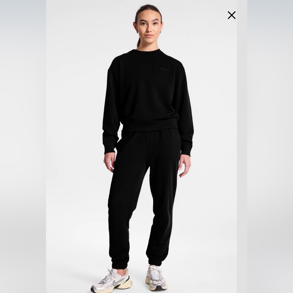 Bandier Classic Logo Terry Crewneck Sweater Black Size Medium